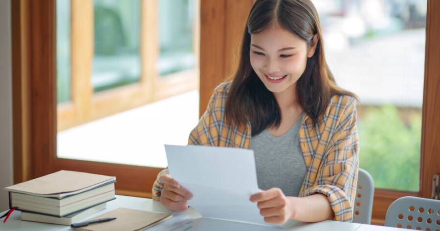 Helping High School Students Stand Out in College Applications