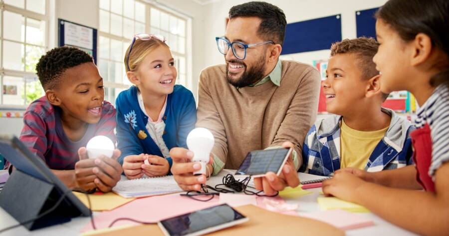 The Rise of Microlearning: How Bite-Sized Lessons Change the Way We Learn